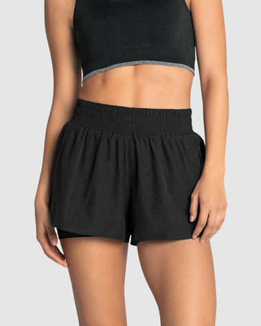 Short deportivo con short ajustado interno#color_700-negro