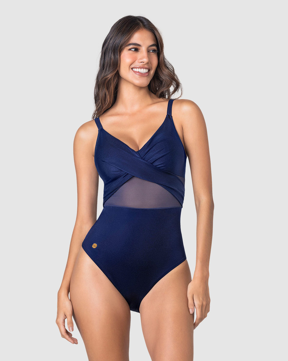 Bañador entero con escote cruzado y tela con brillo